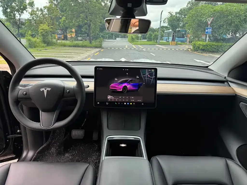 Tesla Model Y — фото 5