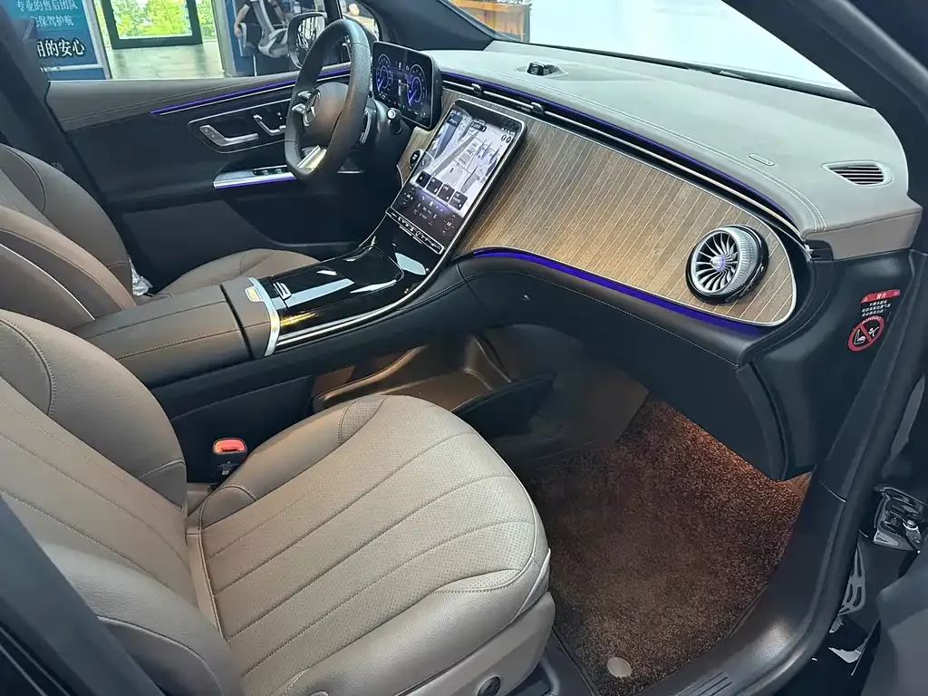 Mercedes-Benz EQE SUV — фото 4
