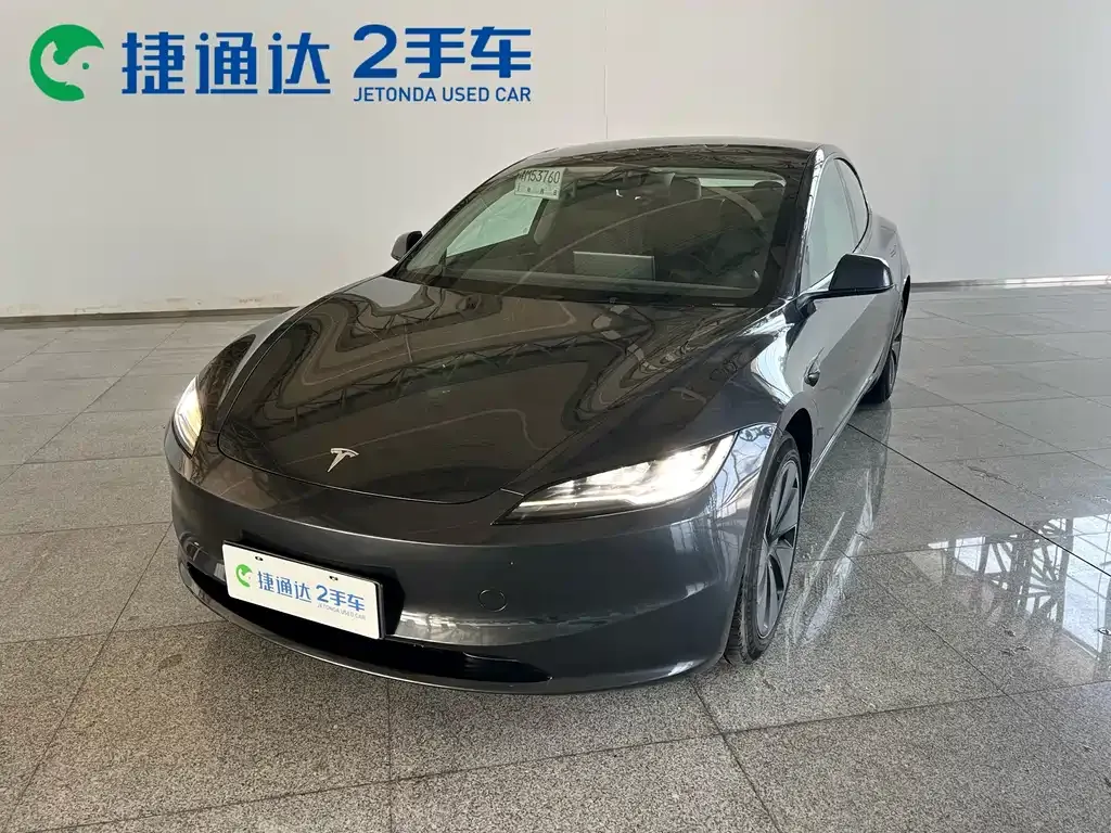 Tesla Model 3 — фото 1