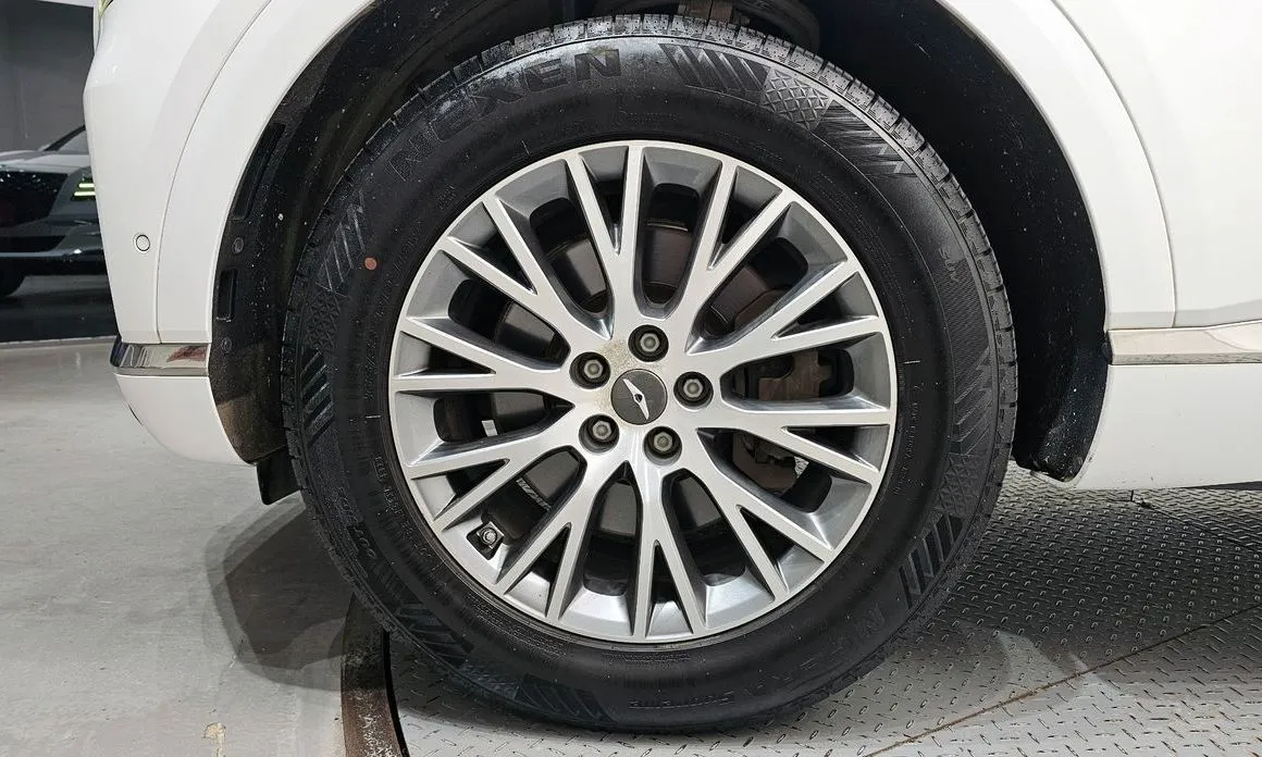 Genesis GV80 — фото 10