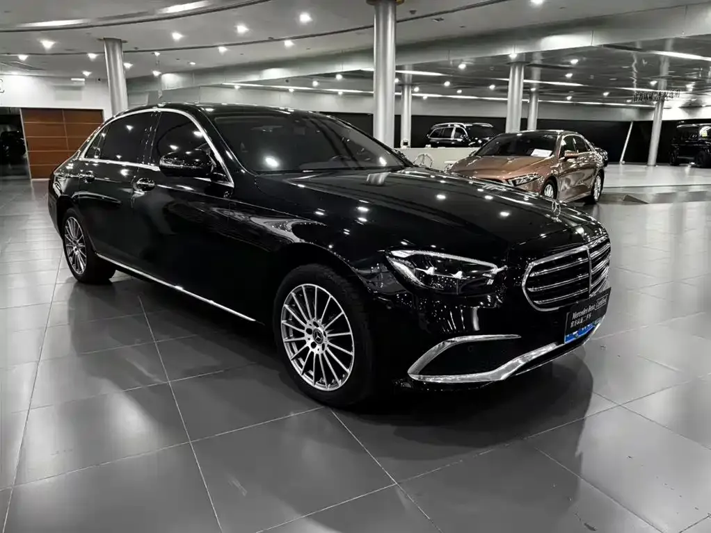 Mercedes-Benz E-Class — фото 9