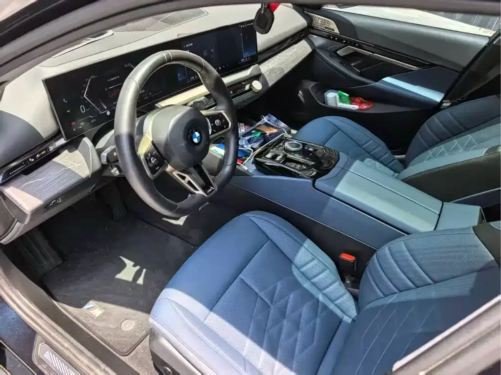 BMW 5 Series — фото 5