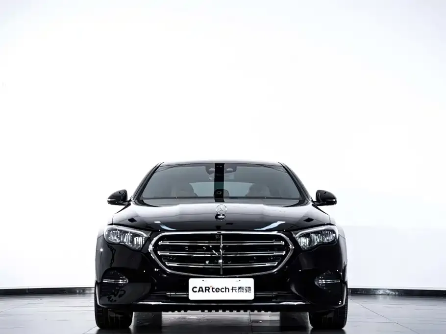 Mercedes-Benz E-Class — фото 4