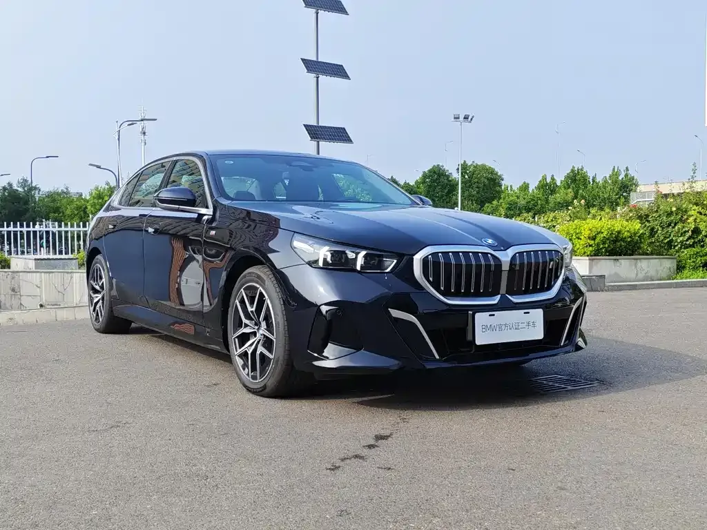 BMW i5 — фото 2