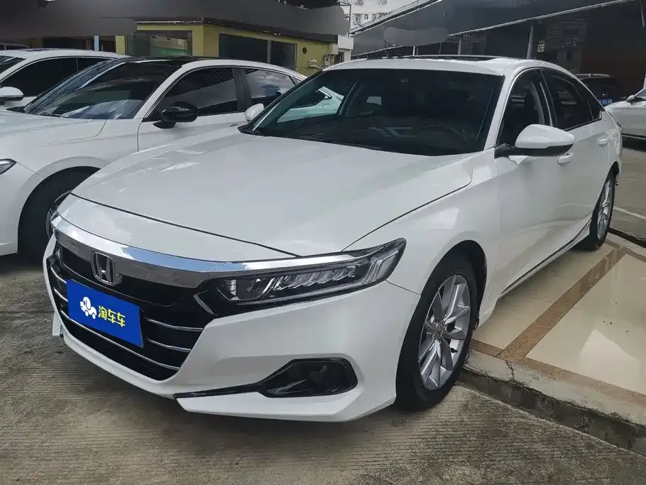 Honda Accord — фото 1