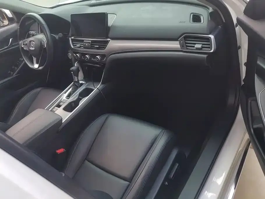 Honda Accord — фото 9