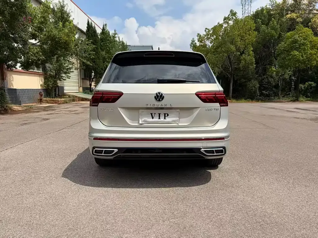 Volkswagen Tiguan L — фото 9