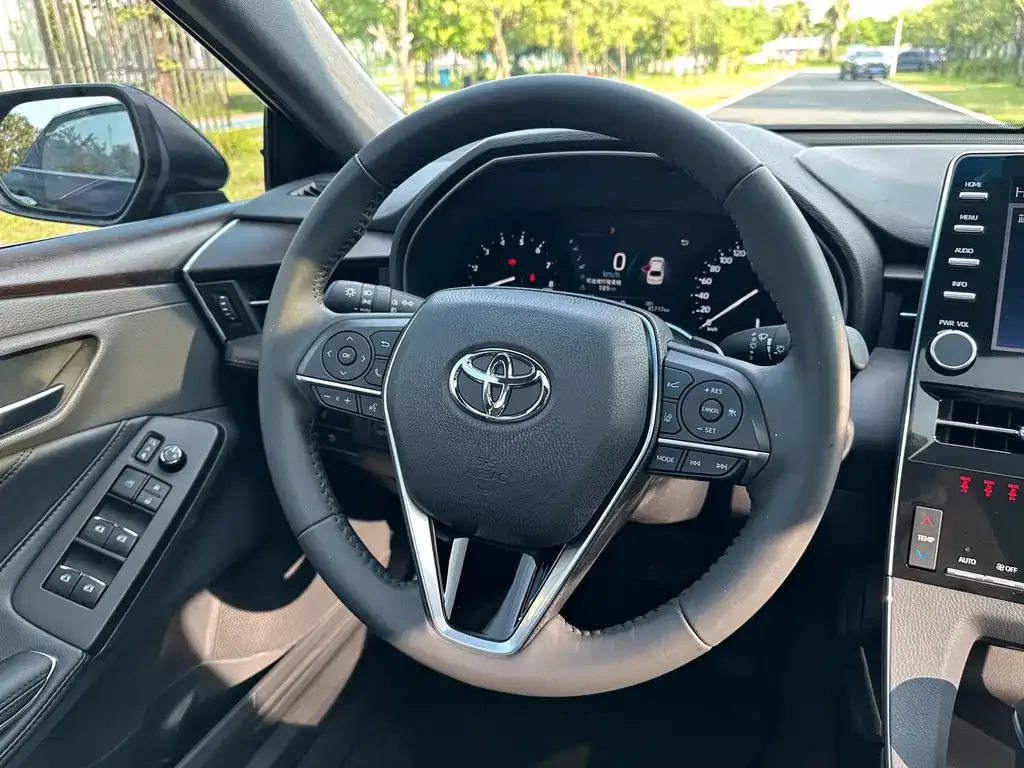 Toyota Avalon — фото 4