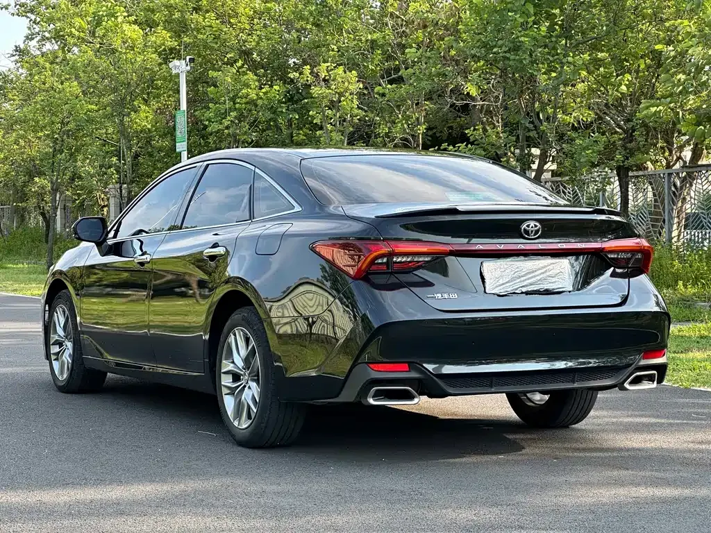 Toyota Avalon — фото 10