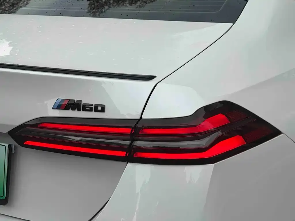 BMW i5 M60 — фото 2
