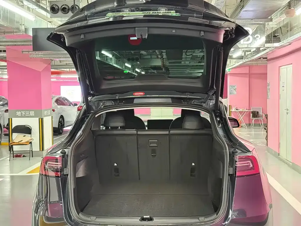 Tesla Model Y — фото 5