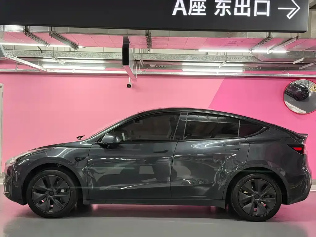 Tesla Model Y — фото 6