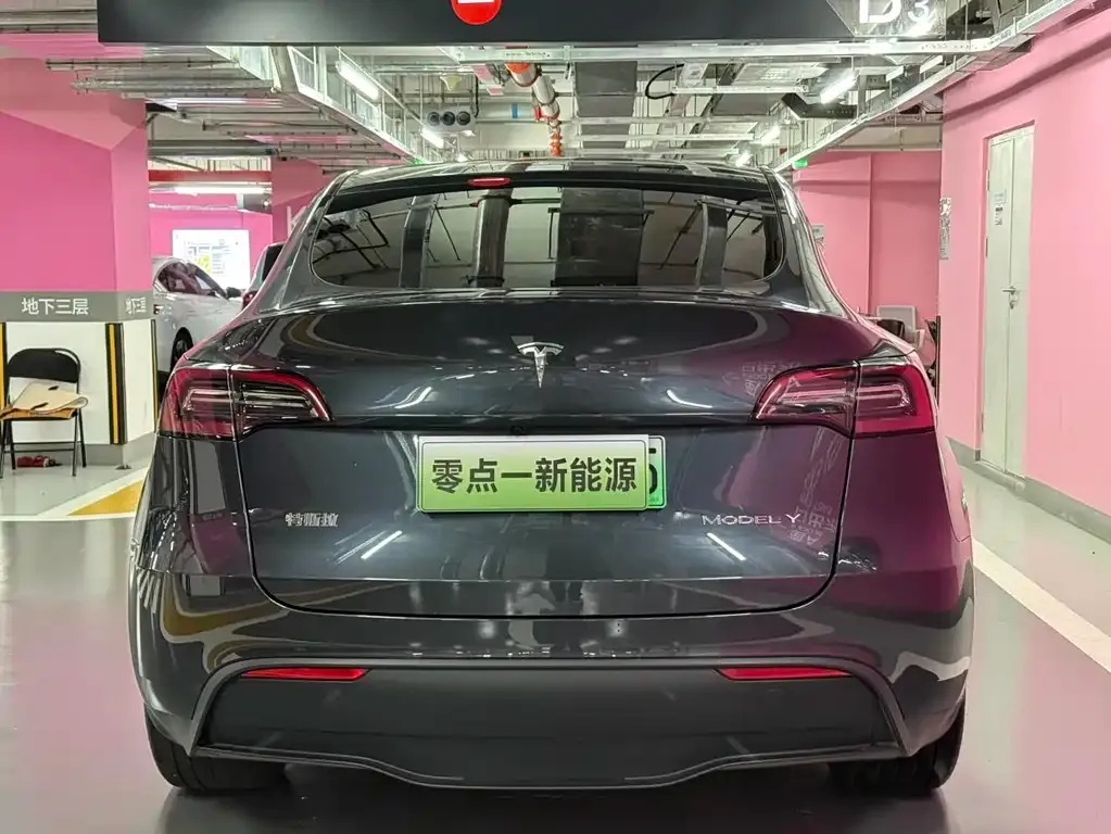 Tesla Model Y — фото 9
