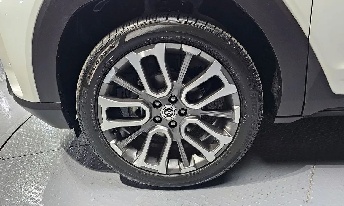 KG Mobility (Ssangyong) Torres — фото 4