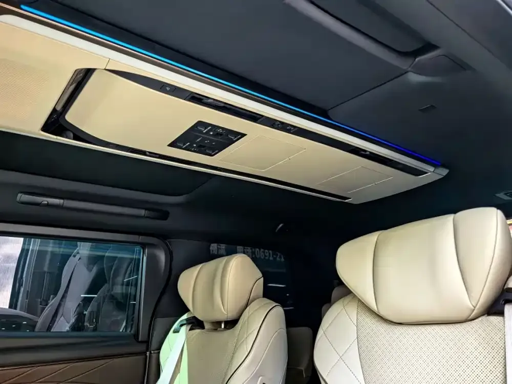 Toyota Vellfire — фото 2