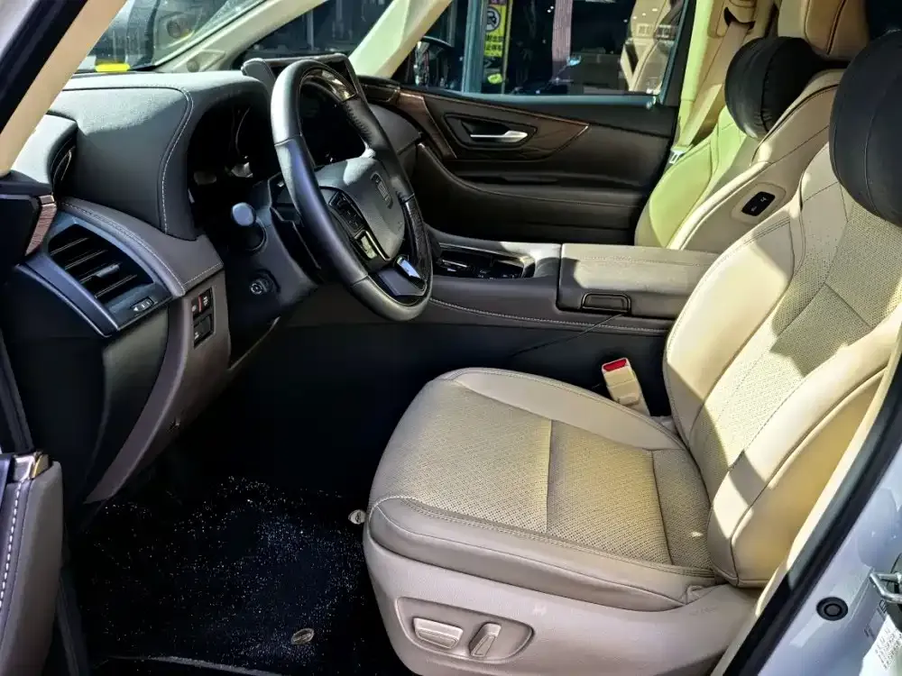 Toyota Vellfire — фото 8