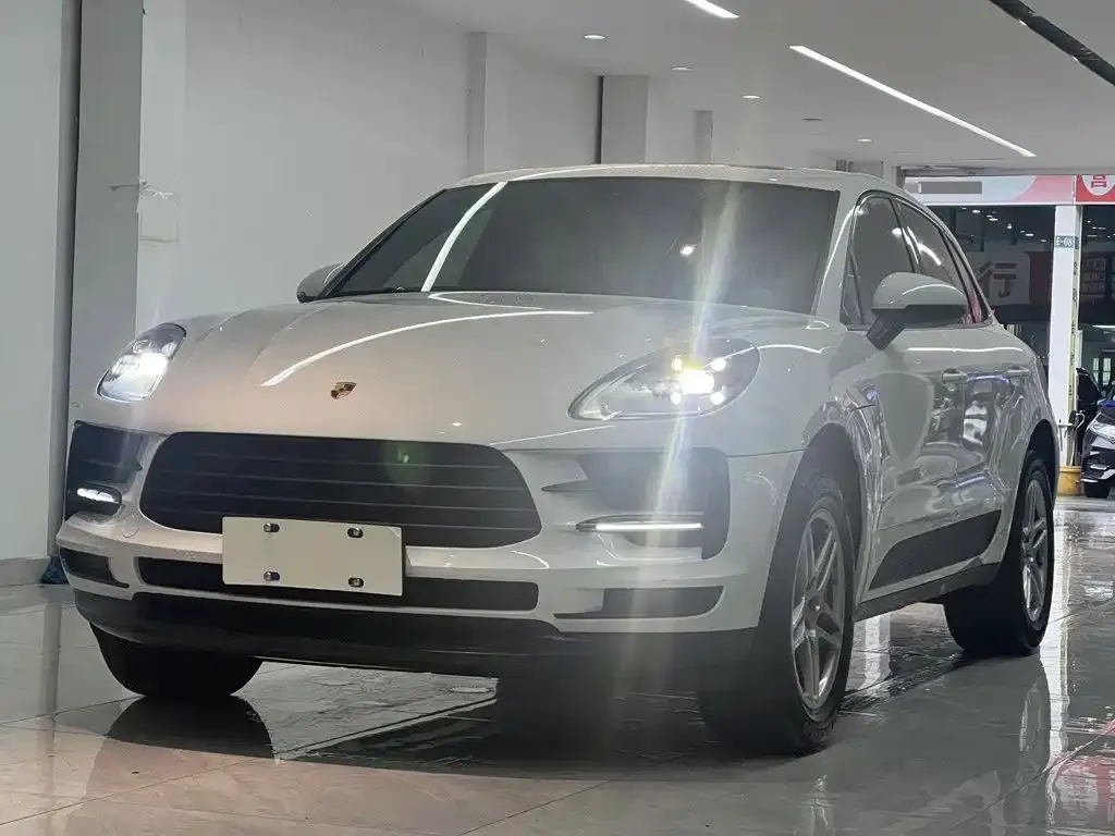 Porsche Macan — фото 1