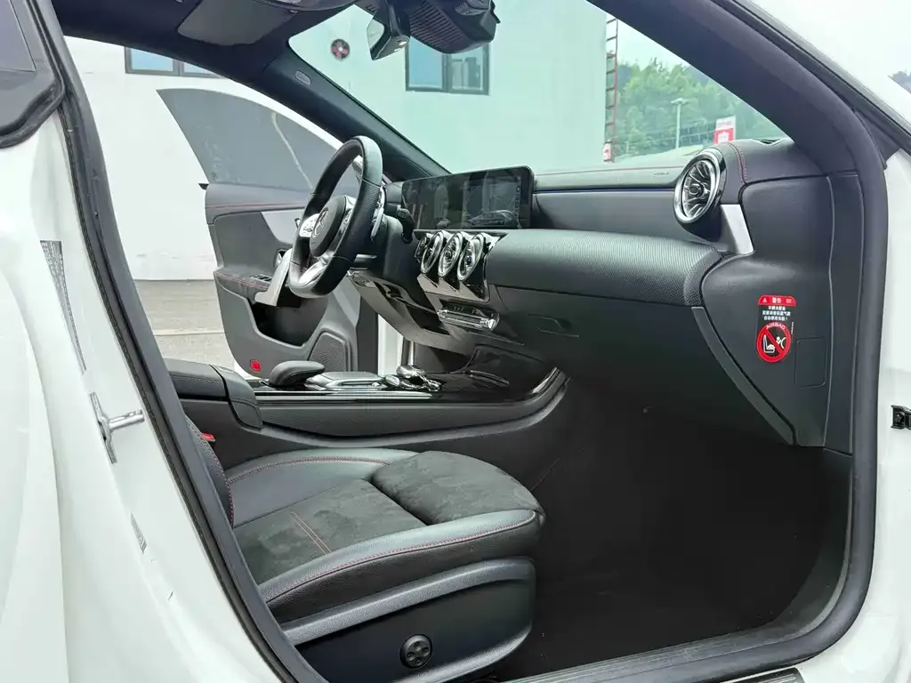 Mercedes-Benz CLA (Import) — фото 2