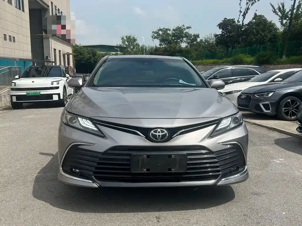Toyota Camry — фото 8