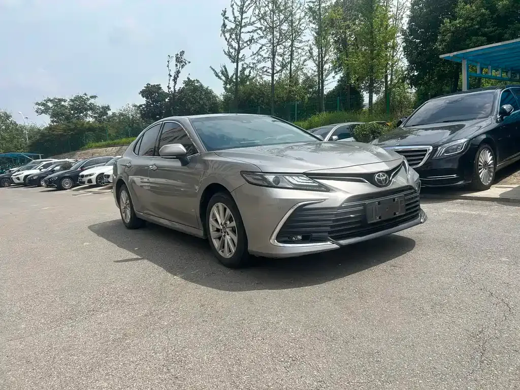 Toyota Camry — фото 9