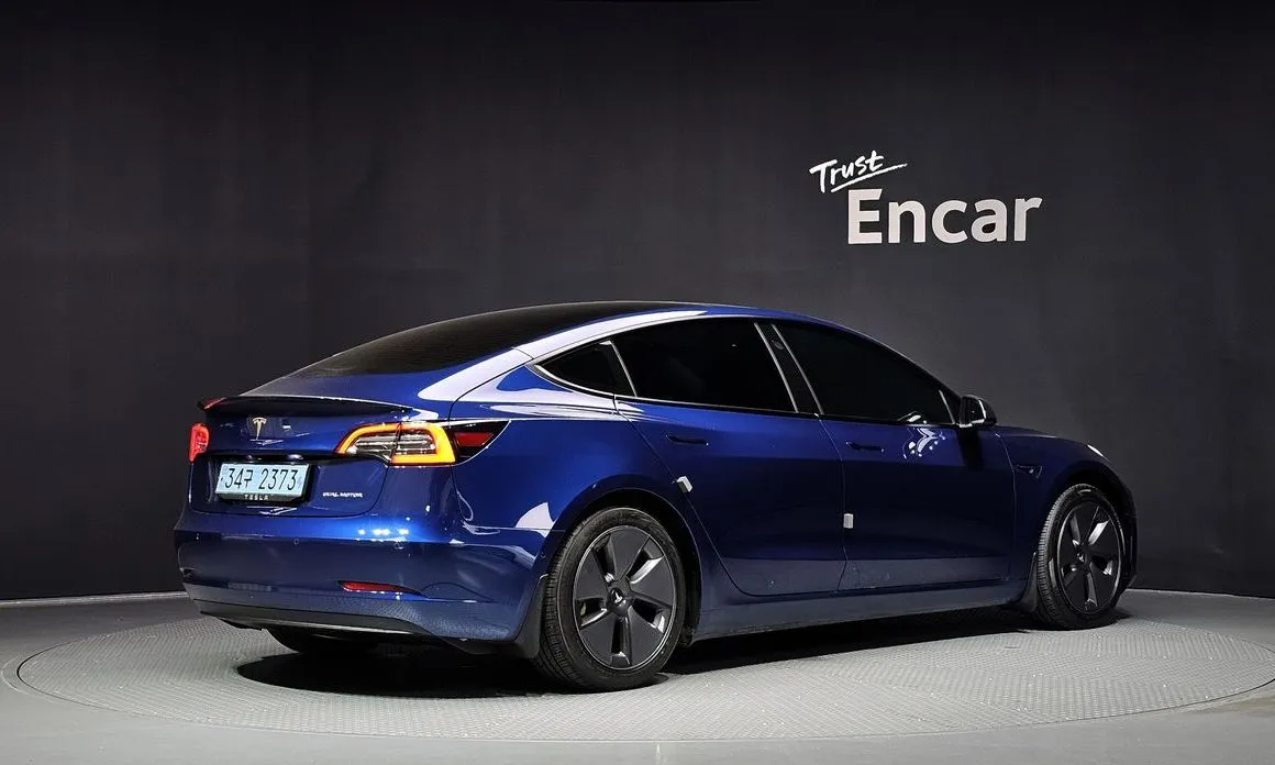 Tesla Model 3 — фото 6