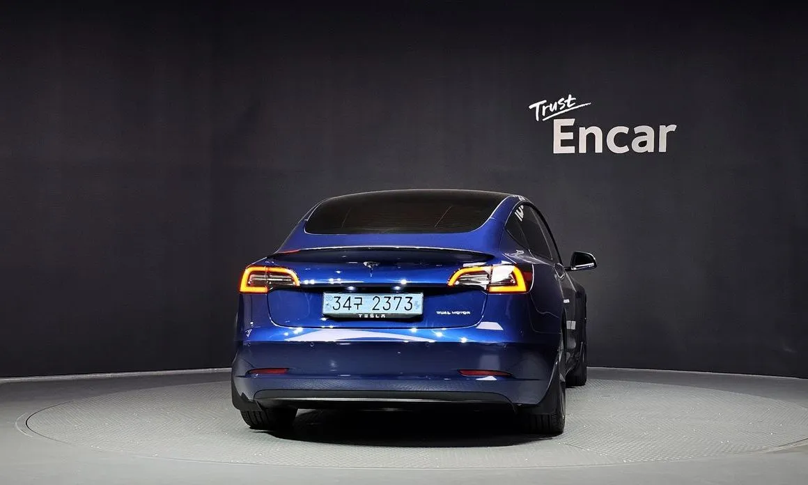 Tesla Model 3 — фото 4