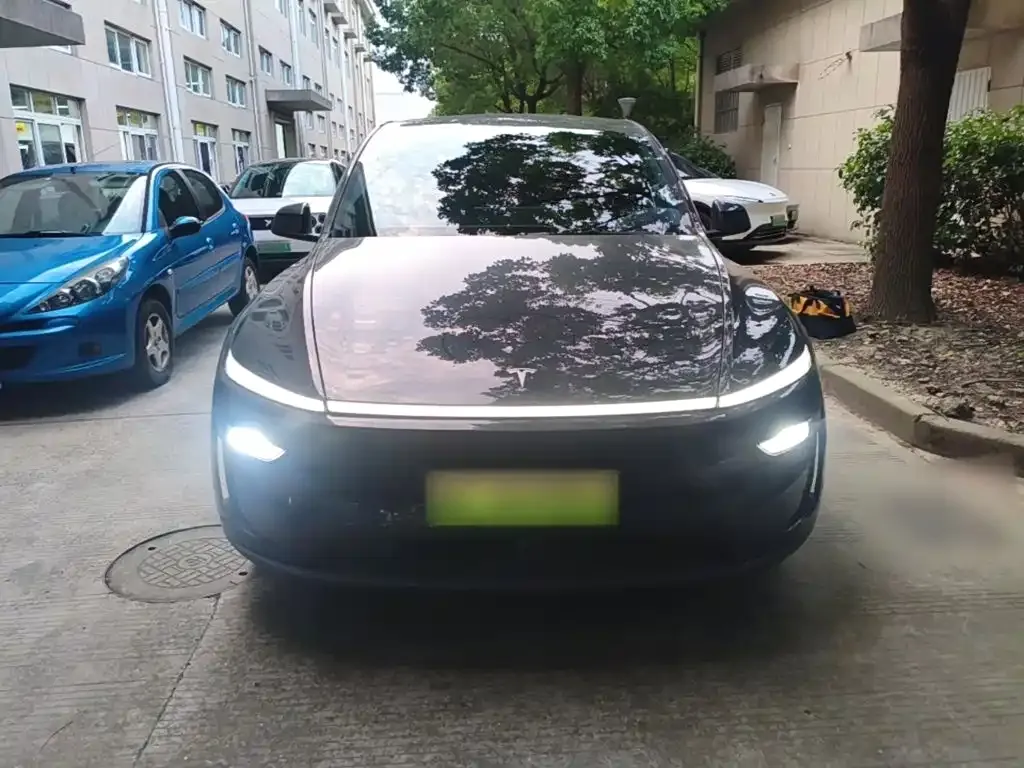 Tesla Model Y — фото 4