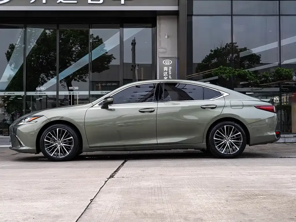 Lexus ES — фото 2