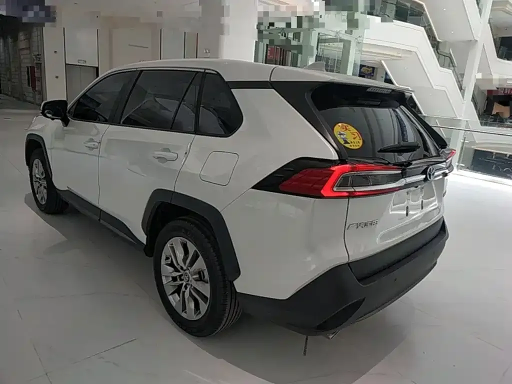 Toyota Wildlander — фото 10