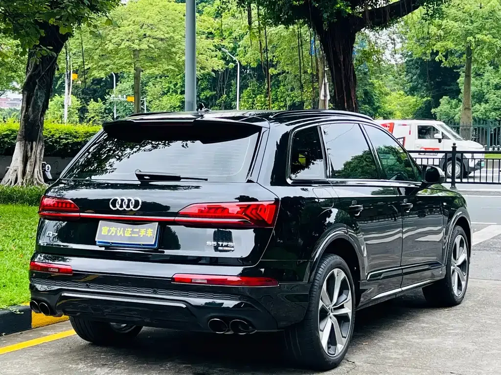Audi Q7 — фото 7