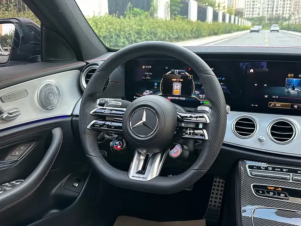 Mercedes-Benz E-Class AMG — фото 10