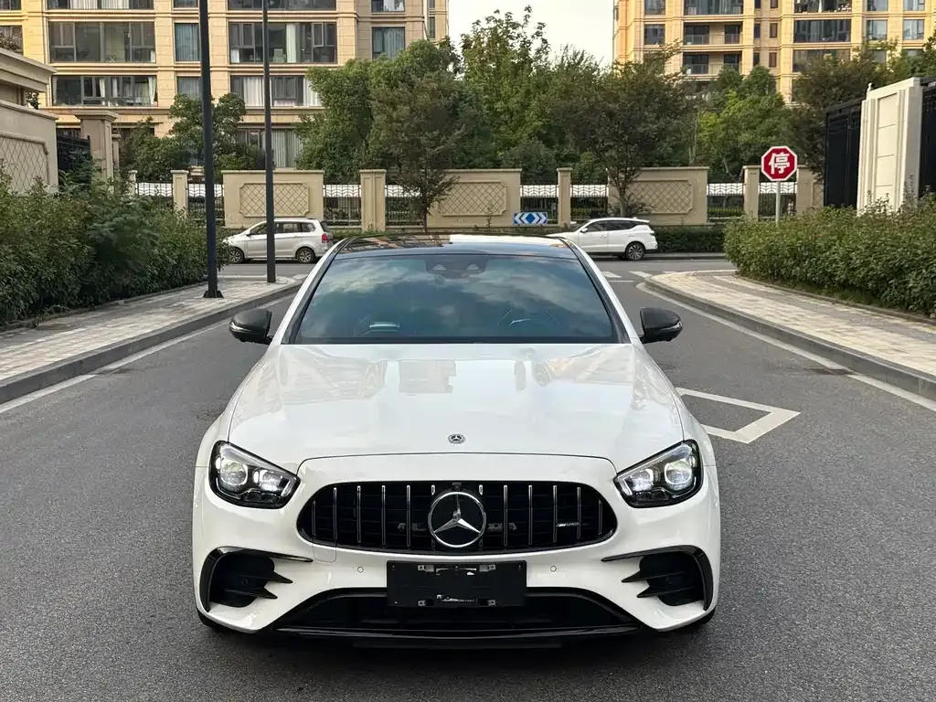 Mercedes-Benz E-Class AMG — фото 4