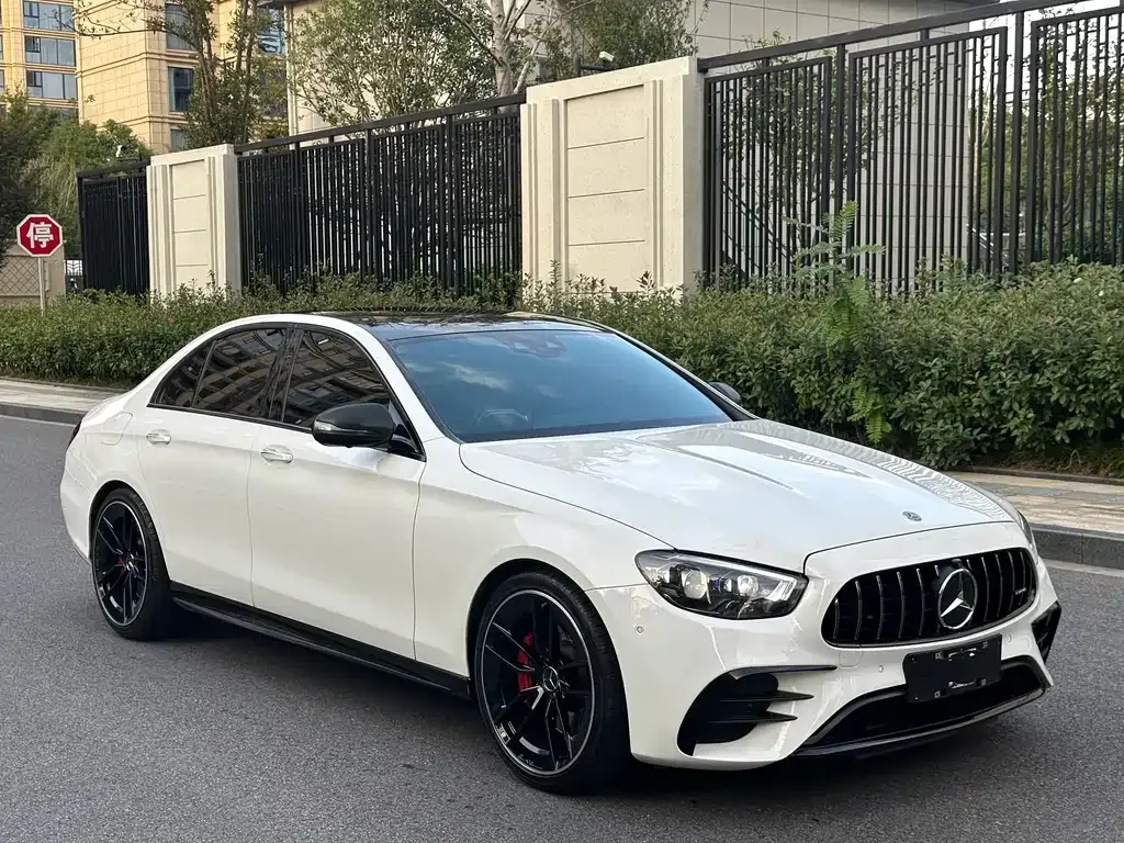 Mercedes-Benz E-Class AMG — фото 9