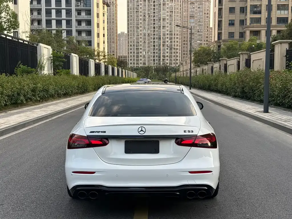 Mercedes-Benz E-Class AMG — фото 6