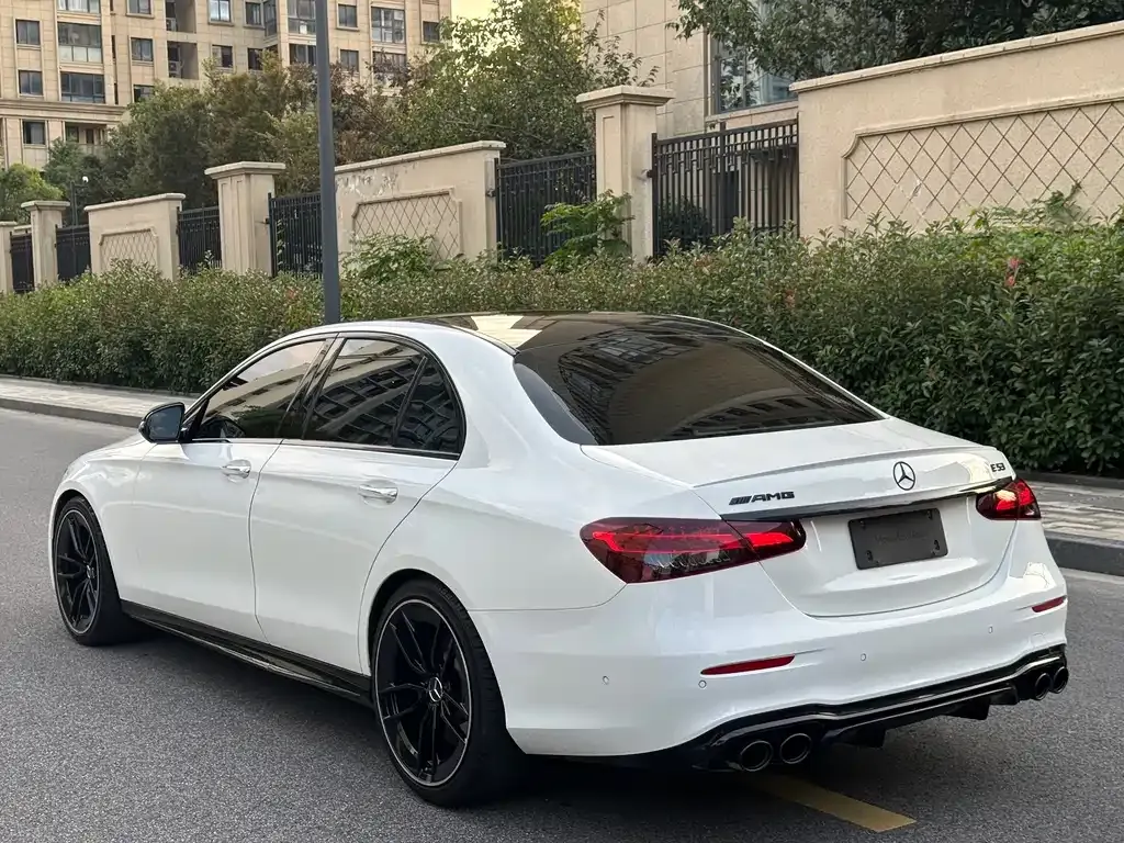 Mercedes-Benz E-Class AMG — фото 7