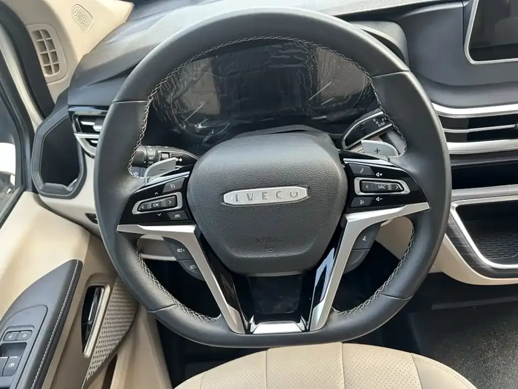IVECO Juxing — фото 4