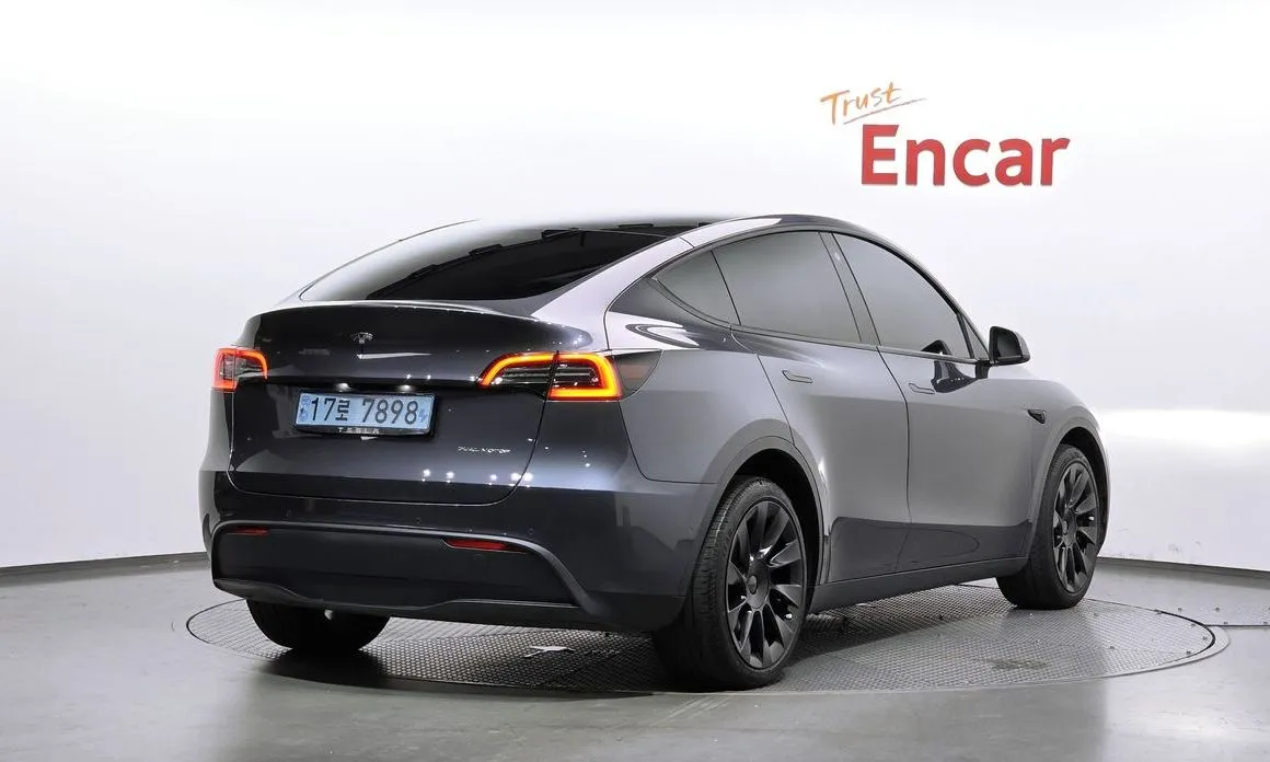 Tesla Model Y — фото 5