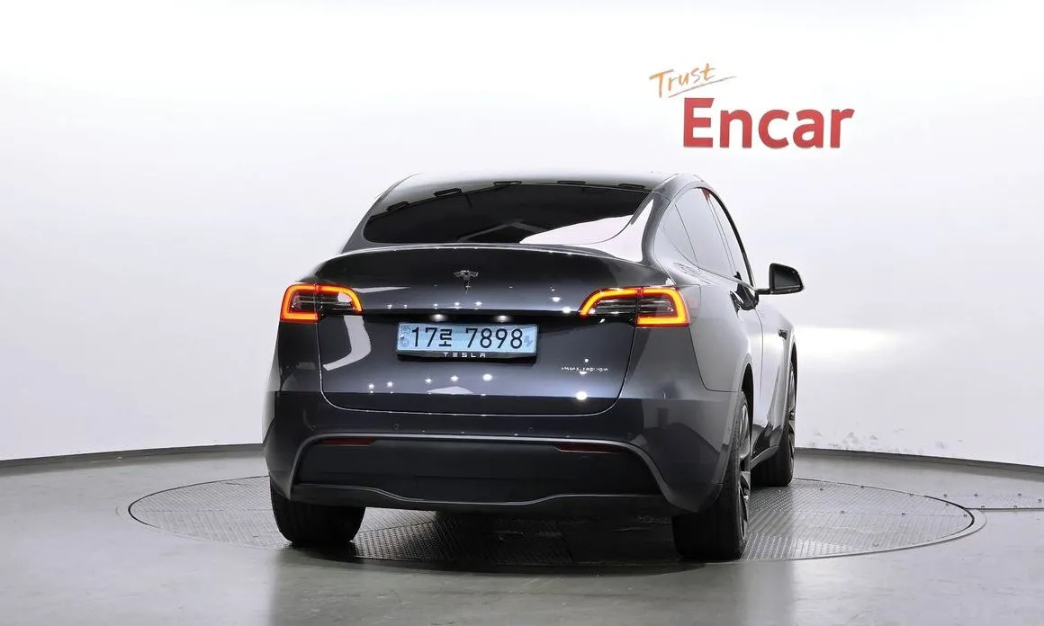 Tesla Model Y — фото 3