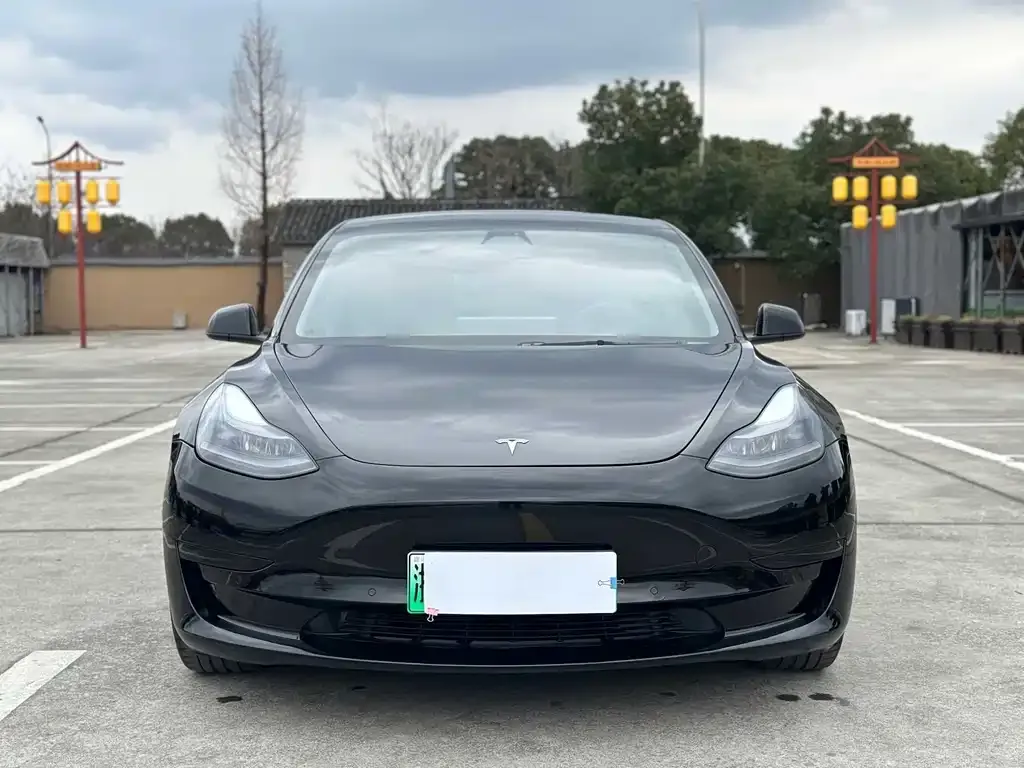 Tesla Model 3 — фото 8