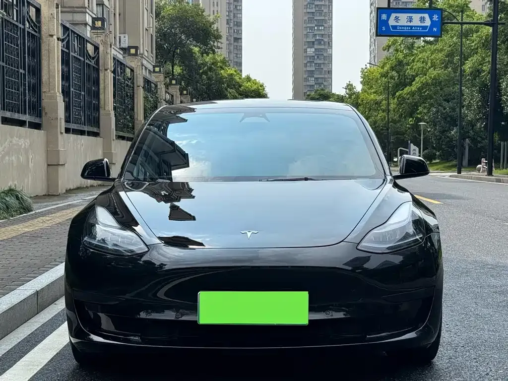 Tesla Model 3 — фото 8