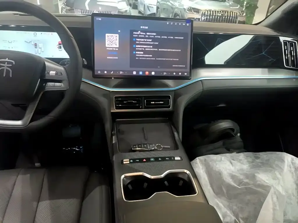 BYD L DM-i — фото 4
