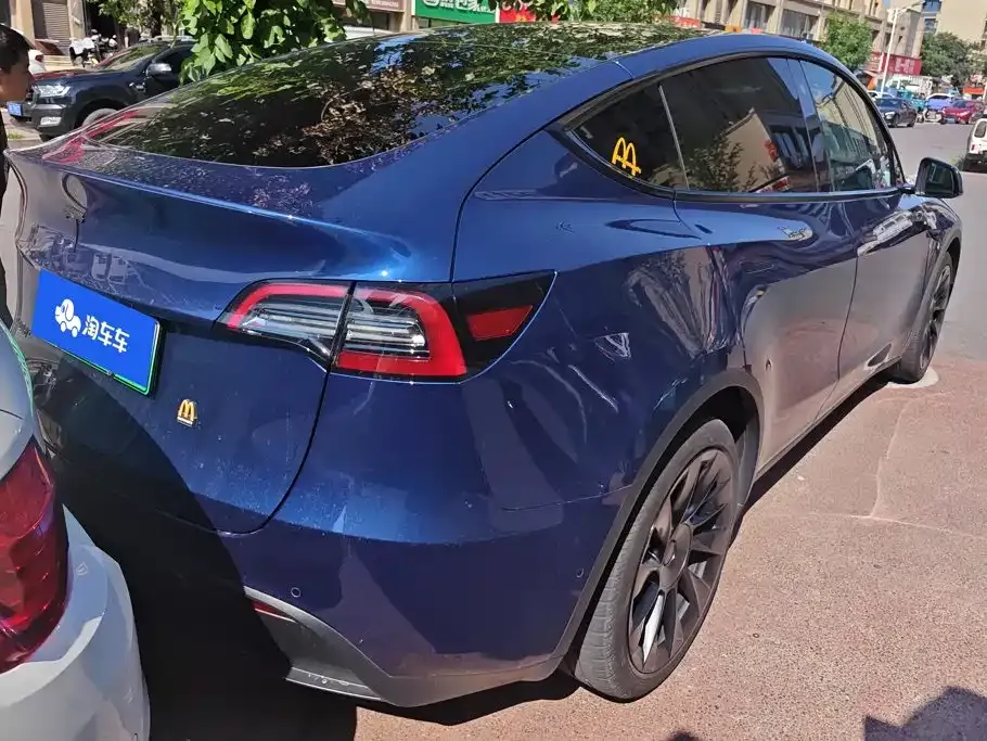 Tesla Model Y — фото 7