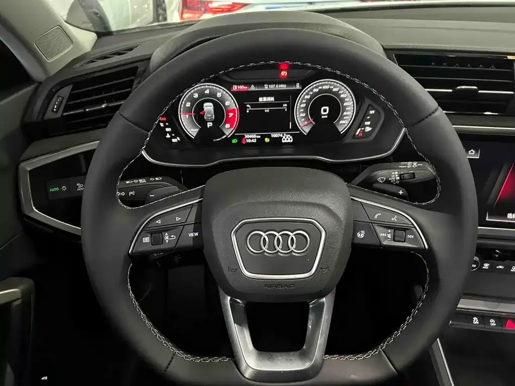 Audi Q3 — фото 4