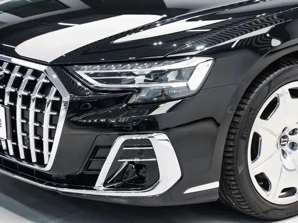 Audi A8 — фото 7
