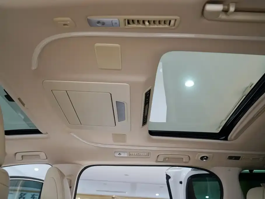 Toyota Vellfire — фото 7
