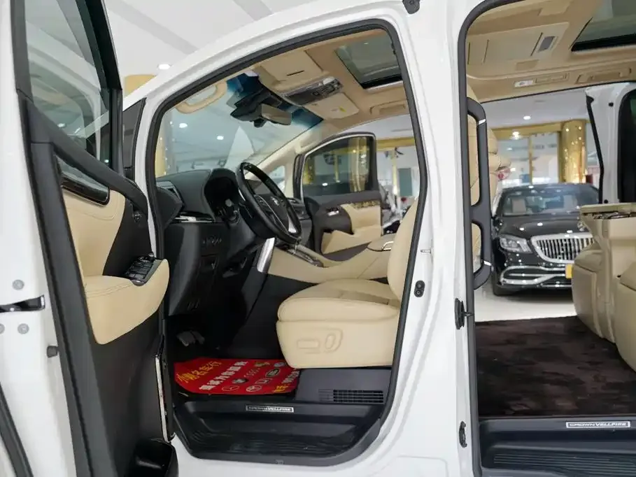 Toyota Vellfire — фото 2