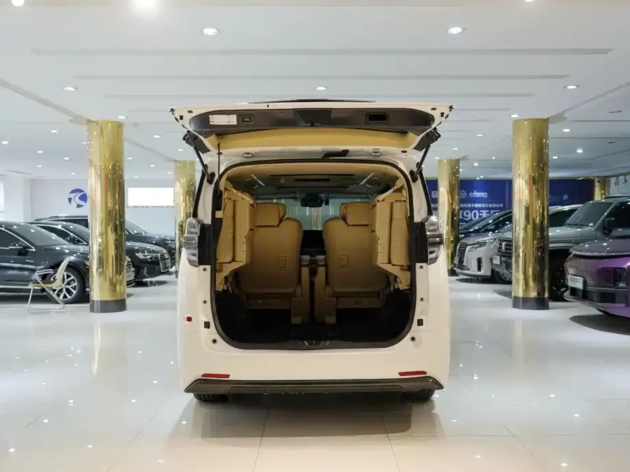 Toyota Vellfire — фото 8