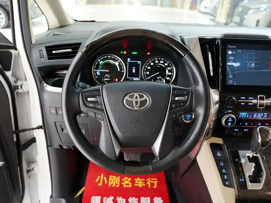 Toyota Vellfire — фото 9