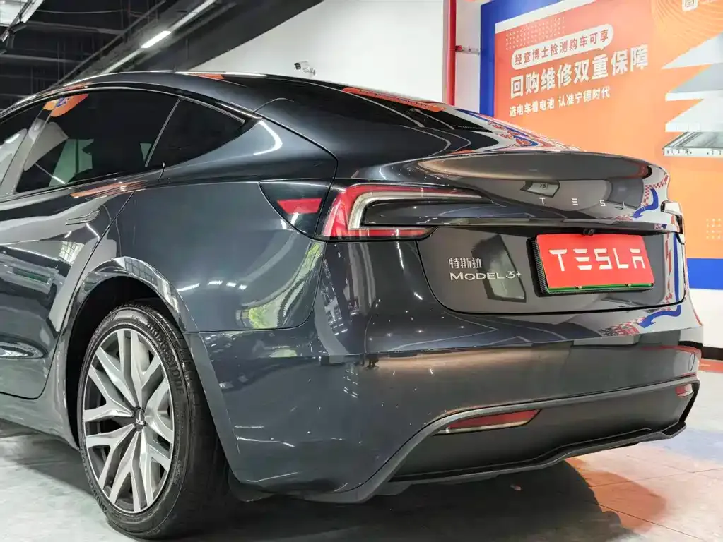 Tesla Model 3 — фото 4