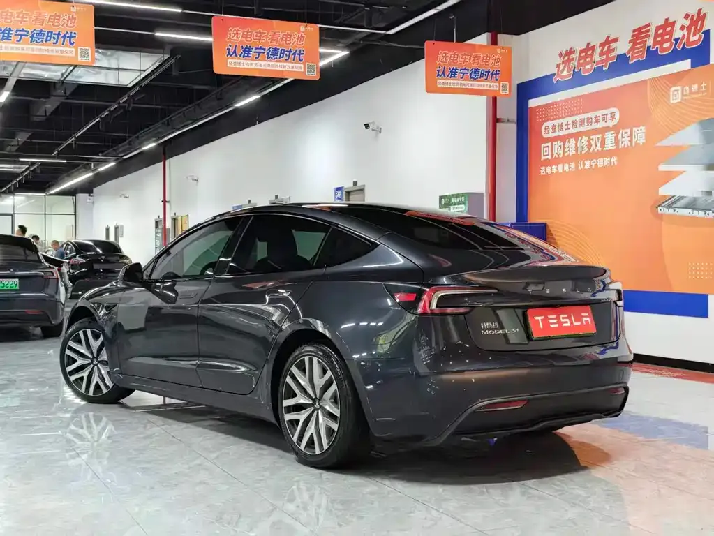 Tesla Model 3 — фото 3